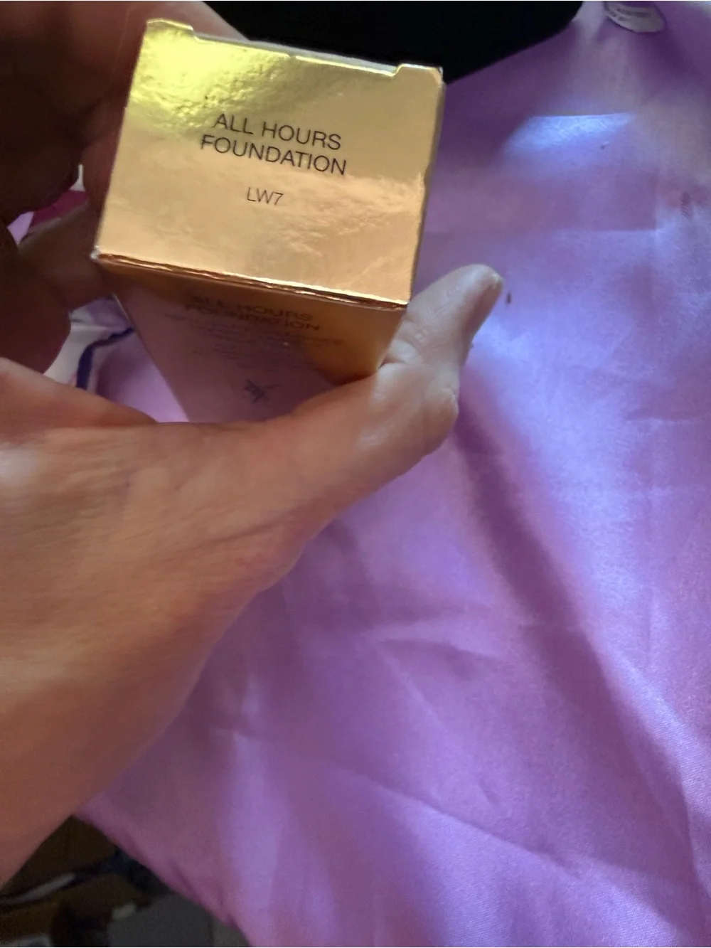 Yves Saint Laurent All Hours Foundation LW7 - Gold Packaging